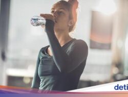 Minum Terlalu Banyak Air Putih Juga Ada Risikonya, Pakar Jelaskan Alasannya