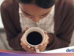 5 Manfaat Rutin Minum Minuman Hitam, Efeknya Nggak Disangka-sangka