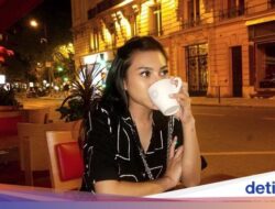 Serunya Shakilla Astari Di Ngopi Ke Paris