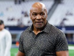 Mike Tyson Kesetanan sampai Seret Nama Ibunya yang Meninggal