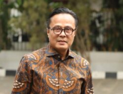 Bos Danantara Larang Pejabat BUMN Main Golf Di Hari Kerja