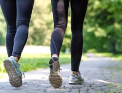 Cara Jalan Kaki Untuk Usir Kolesterol, Cocok usai Makan Daging Kurban