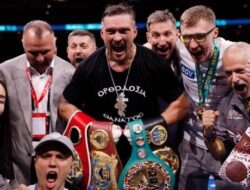 Benarkah Oleksandr Usyk Pensiun usai Kalahkan Daniel Dubois?