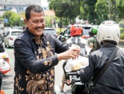 Jumat Berkah, Dirjenpas Mashudi Bagikan 500 Konsumsi Gratis Hingga Pemakai Jalan