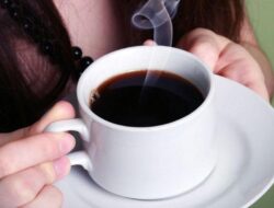 Amankah Minum Minuman Kafein Pada Perut Kosong? Ini Penjelasannya