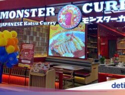 Jumbo! Nasi Kari Jepang hingga Monster Burger Di Resto 'Naga'