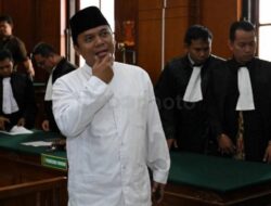 Kepala Negara Prabowo Berikan Amnesti Hingga Gus Nur yang Mempertanyakan Ijazah Jokowi