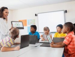 Mengapa Chromebook yang Merajai Sekolah Negeri Maju Justru Melukai Belajar Di Indonesia?