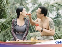 Intip Keseruan Ari Lasso Makan Di Restoran bersama Anak-Anaknya