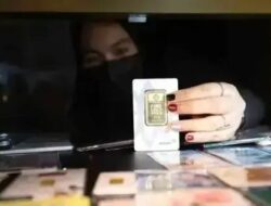 Sempat Anjlok, Harga Emas Antam Hari Ini Naik Rp33.000 per Gram