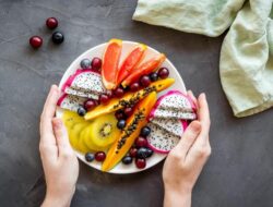 Makan Buah Bikin Diabetes? Salah, Nggak Semua yang Manis Itu Jahat