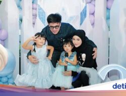 Meriahnya Ultah Azura, Atta dan Aurel Siapkan Cake 'Frozen'
