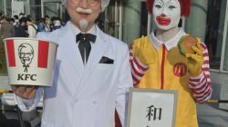 [Photo] รวมภาพเหล่า Cosplayer ภายในงาน Comiket 107  . วันนี้ทางทีมงานเกมถูกบอกด้วย ได้มีโอกาสไปร่วมงาน Comiket 107 ซึ่งจ…