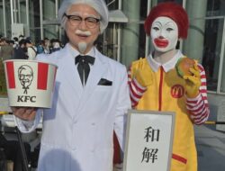 [Photo] รวมภาพเหล่า Cosplayer ภายในงาน Comiket 107  . วันนี้ทางทีมงานเกมถูกบอกด้วย ได้มีโอกาสไปร่วมงาน Comiket 107 ซึ่งจ…