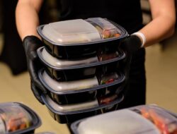 SPPG Buka Suara soal Viral Menu MBG Fish and Chips ‘Mini’ yang Dihujat Warganet