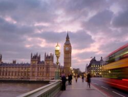 Konflik Bersenjata AS-Iran Bikin Susah Banyak Negeri, 100.000 Pekerja Ke Inggris Terancam Pemecatan Karyawan