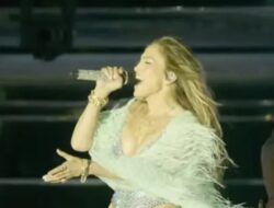 Kejutan Jennifer Lopez Di Coachella 2026, Tampil Seksi Bawakan Lagu Terbaru Save Me Tonight