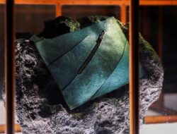 Saku Tangan Didalam Kulit Dinosaurus Memicu Perdebatan Ilmiah, Ini Alasannya