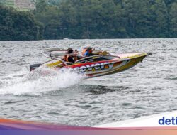 Menikmati Telaga Sarangan Di Speedboat