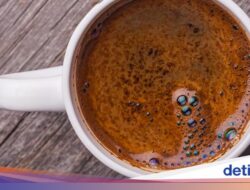 Suka Minum Minuman Kafein? Ini 5 Manfaatnya yang Bisa Bikin Panjang Umur