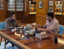 Seskab Teddy dan Pejabat Tingginegara Ara Sirait Bahas Target Bedah 400.000 Rumah