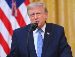 Trump Tunda Tarif Perdagangan Masuk Negeri 50% Di Kanada Di Menit Terakhir, Ada Apa?