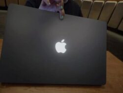Logo Apple Menyala Kembali Setelahnya Satu Dekade Dimatikan